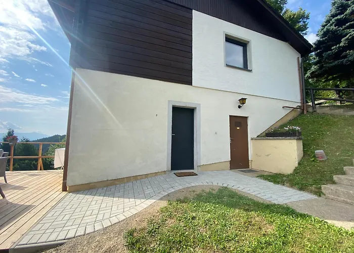 Japaner Haus בית נופש